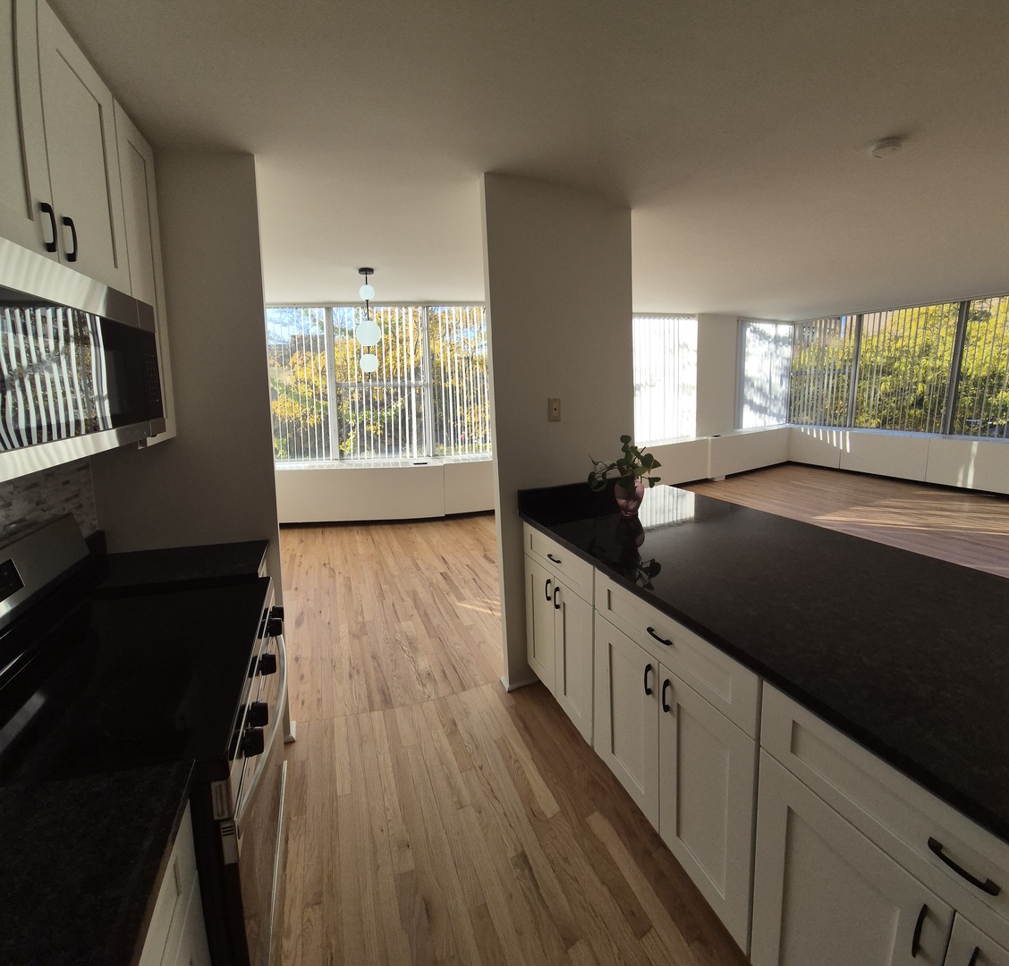 5757 N Sheridan Road #3J, Chicago, IL 60660