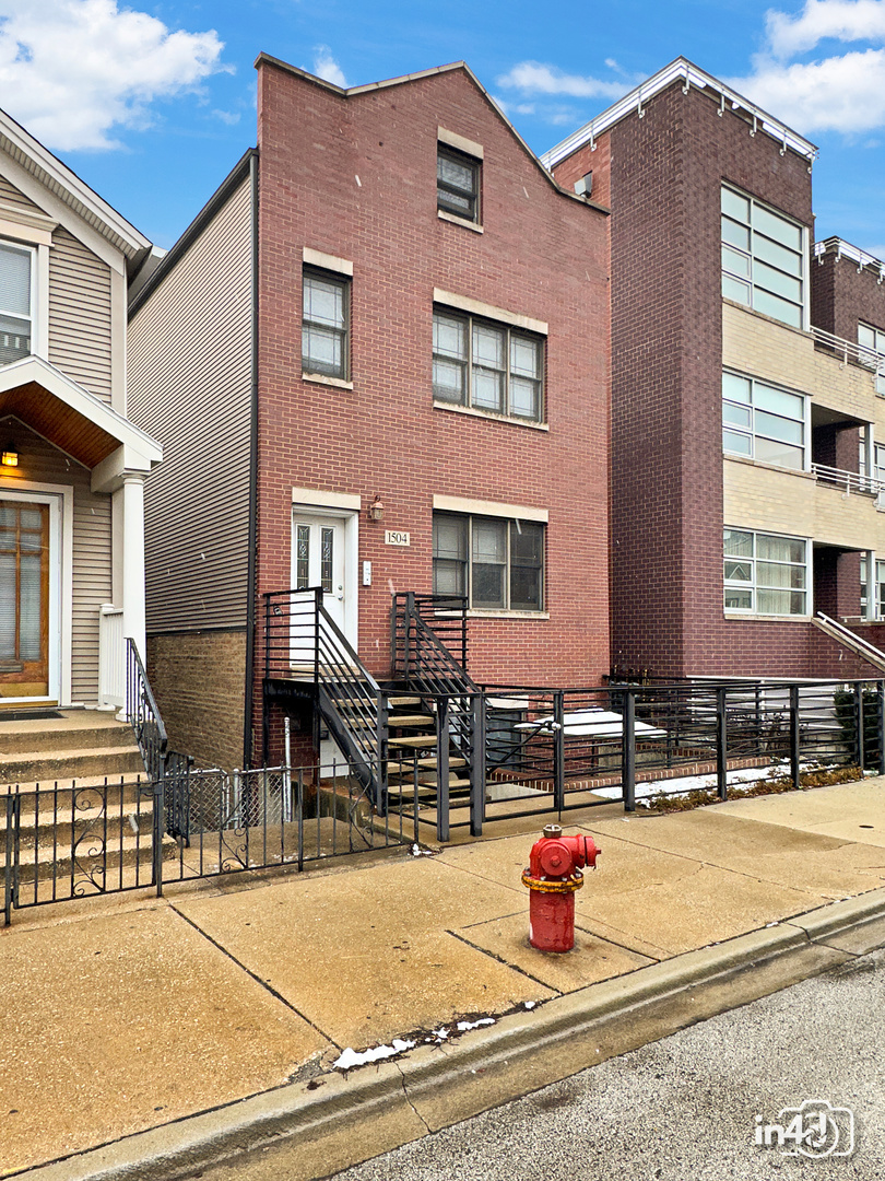 1504 W Augusta Boulevard #1, Chicago, IL 60642
