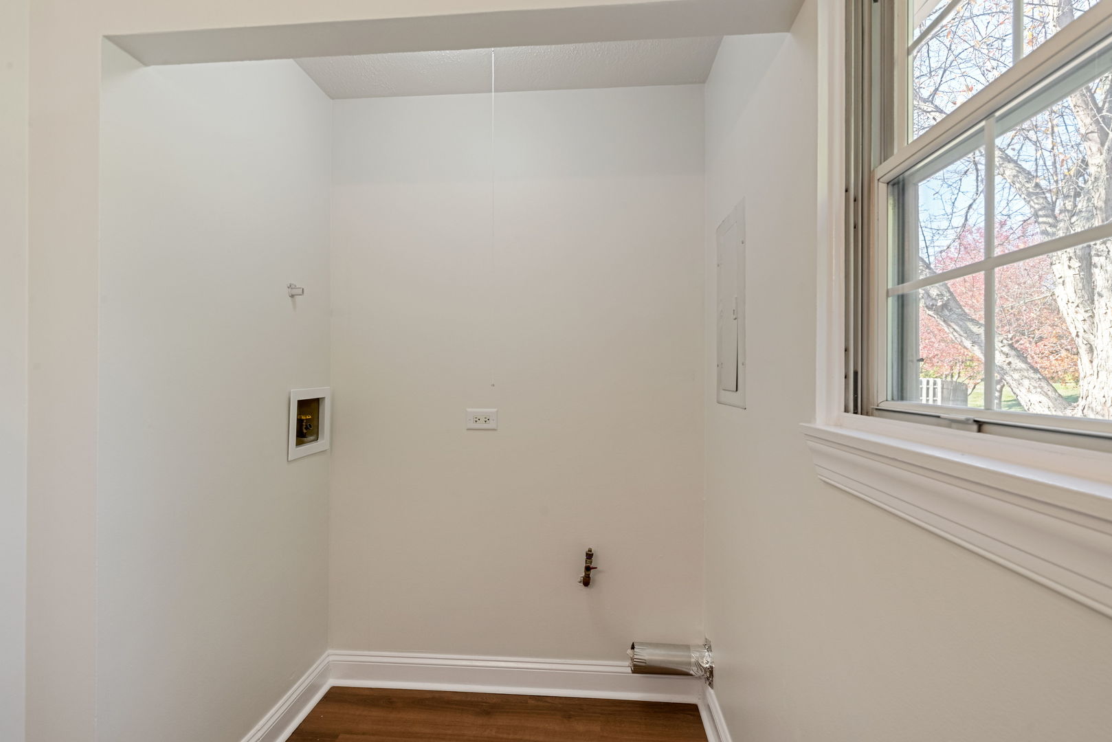 3324 Greenwich Lane, Island Lake, IL 60042