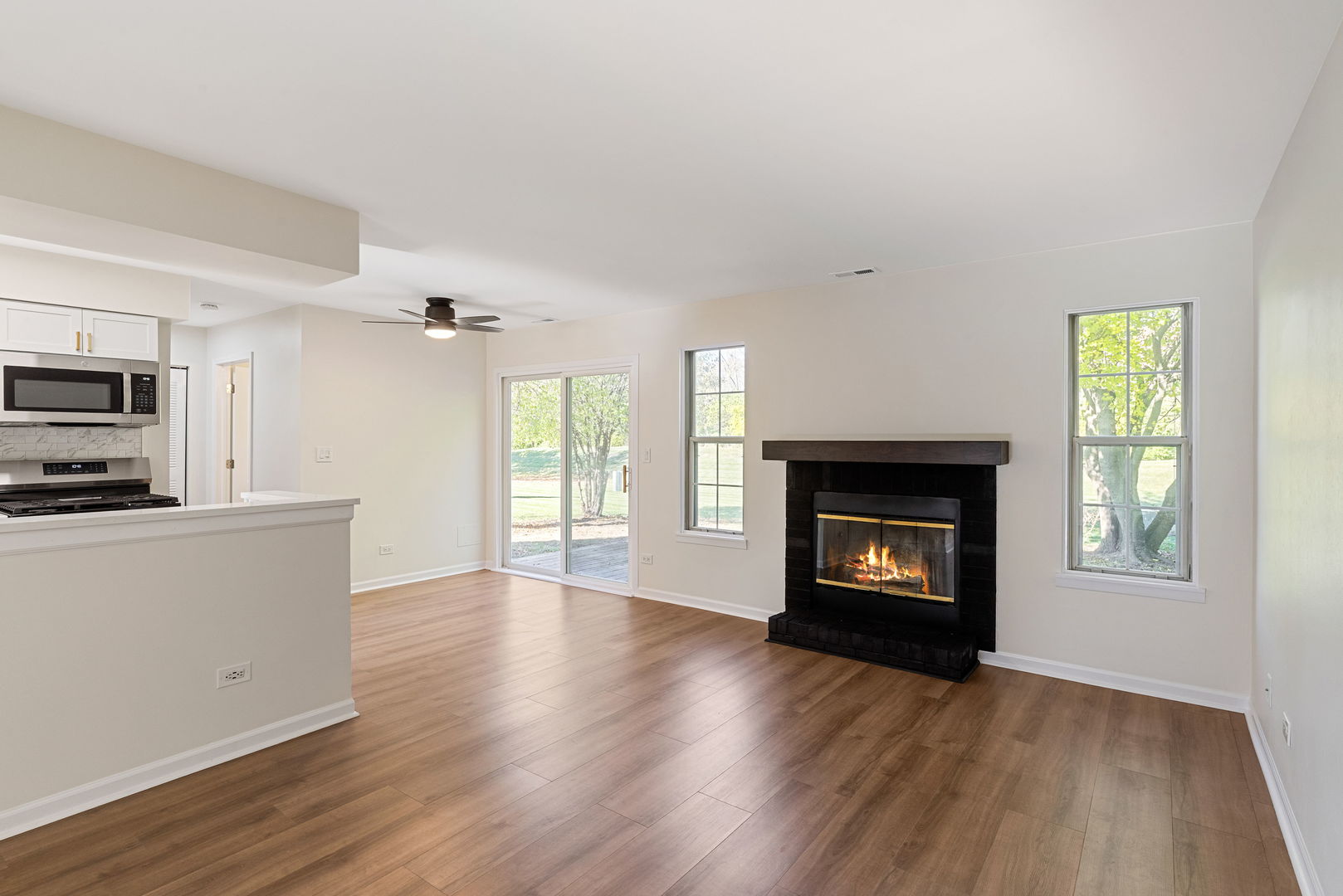 3324 Greenwich Lane, Island Lake, IL 60042