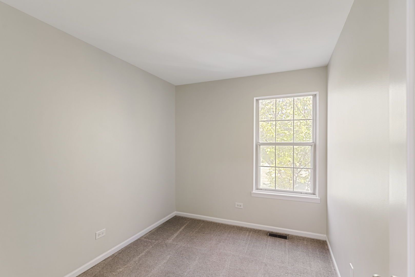 3324 Greenwich Lane, Island Lake, IL 60042