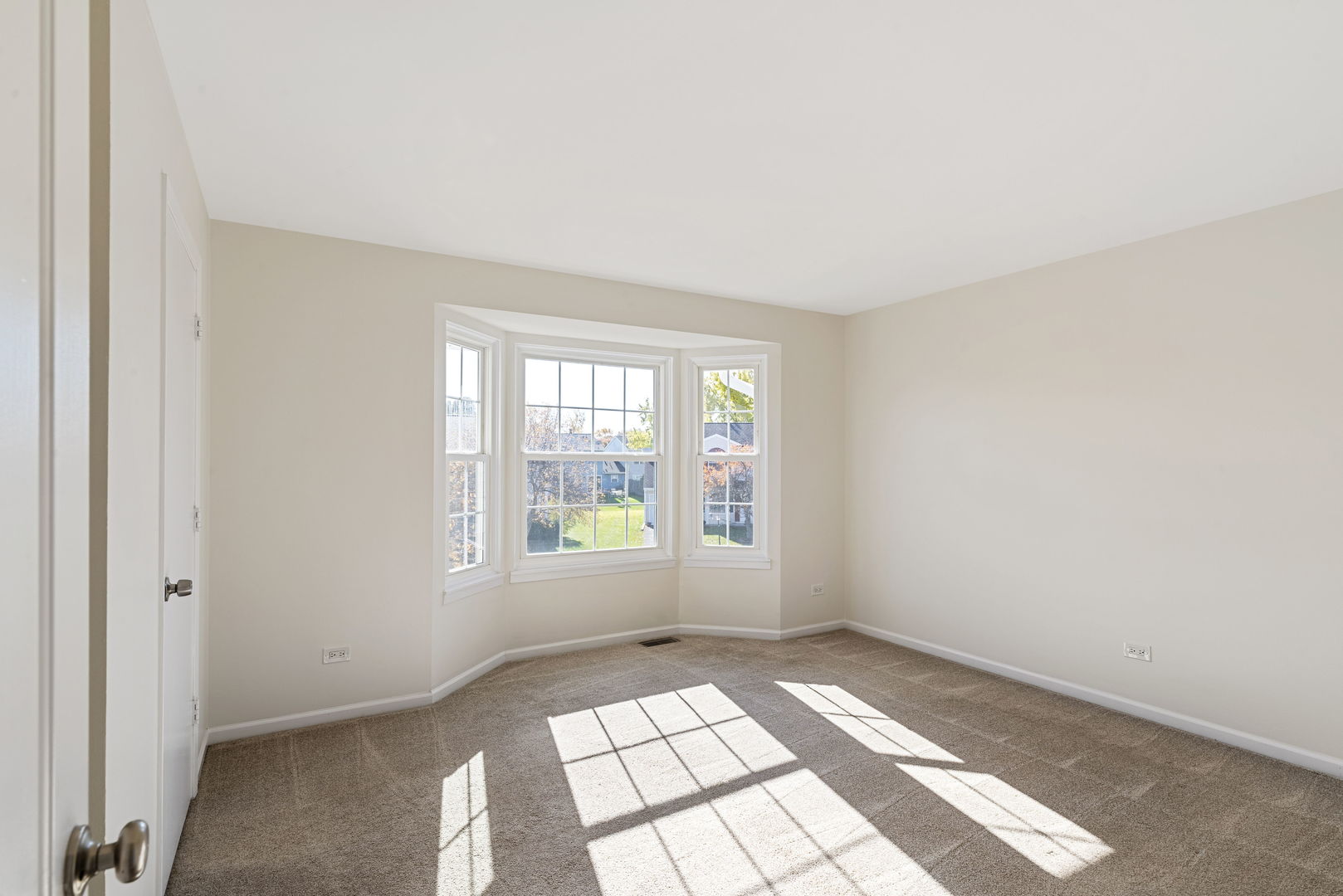 3324 Greenwich Lane, Island Lake, IL 60042