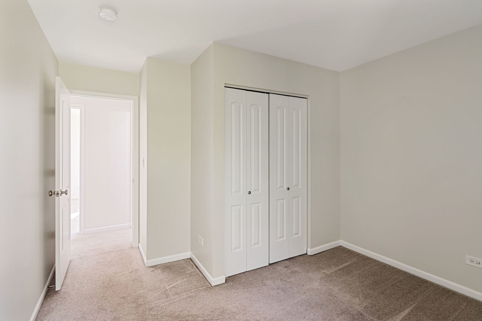 3324 Greenwich Lane, Island Lake, IL 60042