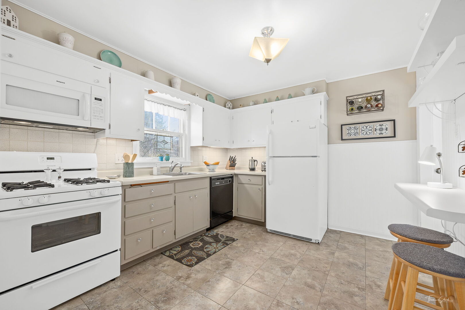 1901 Curtiss Street, Downers Grove, IL 60515