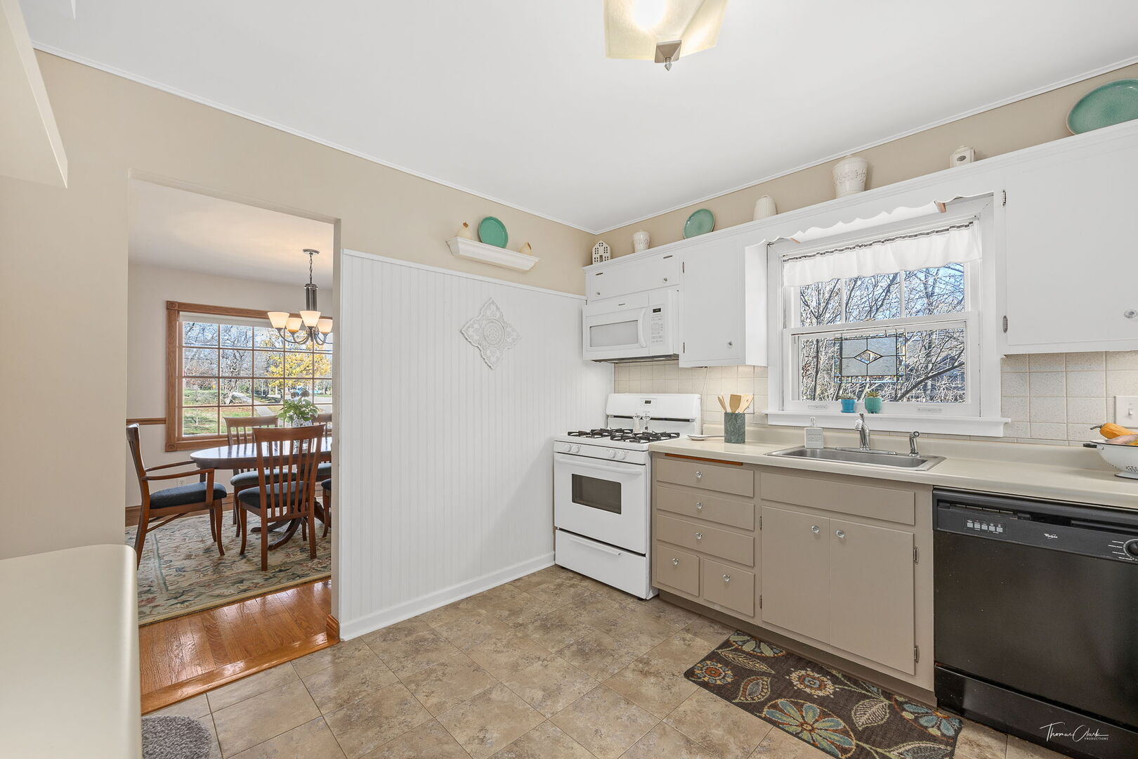 1901 Curtiss Street, Downers Grove, IL 60515