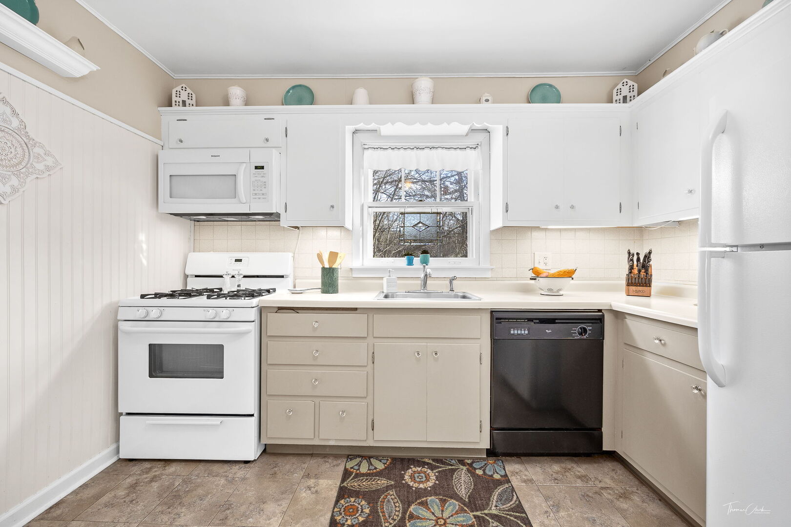 1901 Curtiss Street, Downers Grove, IL 60515