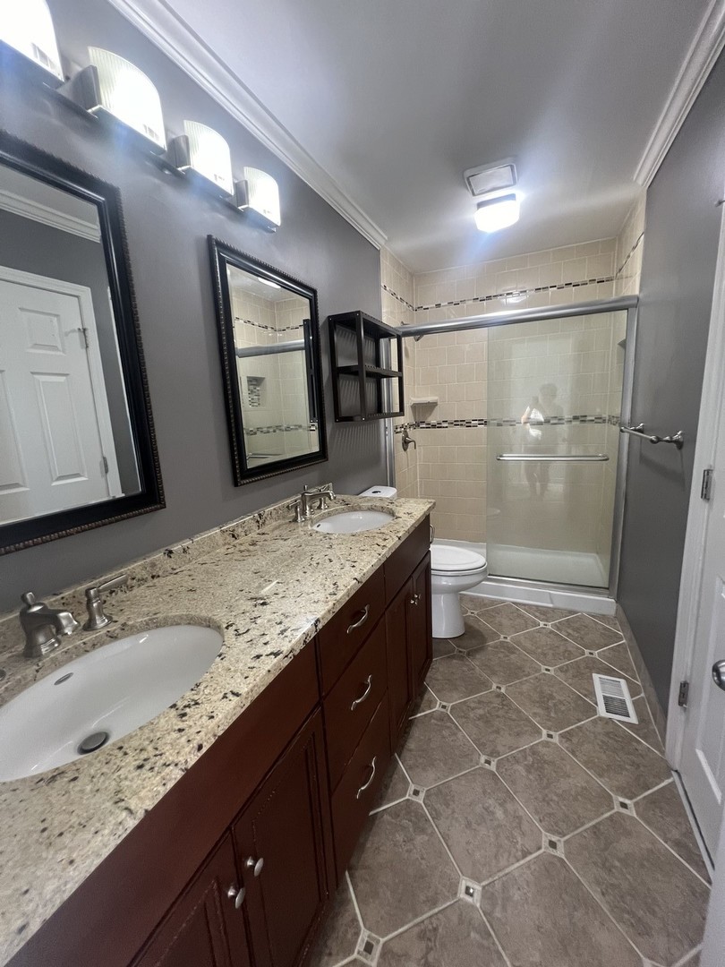 2023 Raleigh Place, Hoffman Estates, IL 60169