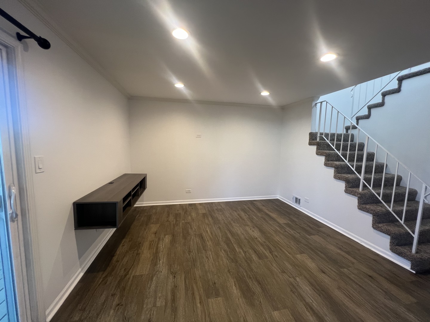 2023 Raleigh Place, Hoffman Estates, IL 60169