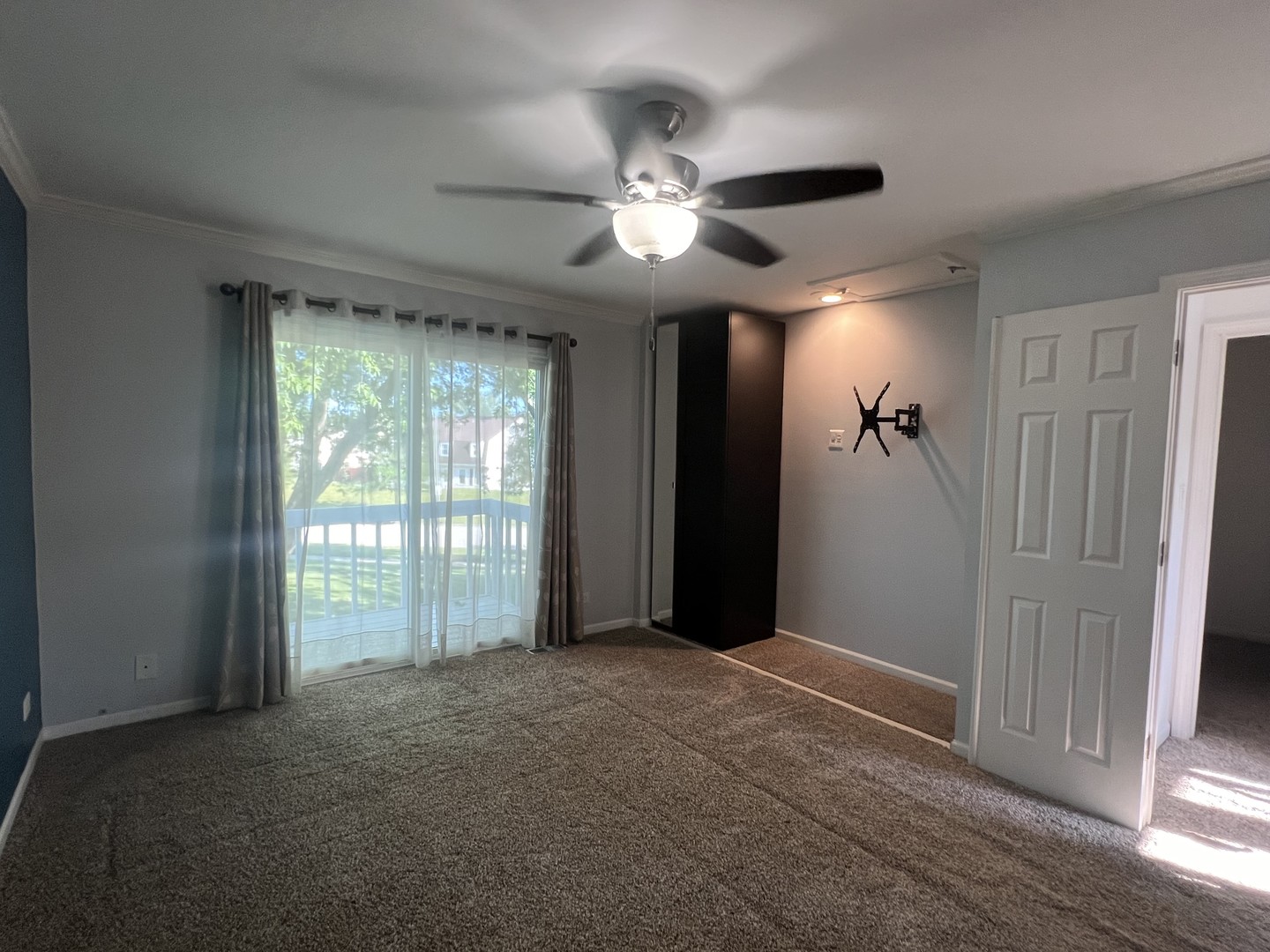 2023 Raleigh Place, Hoffman Estates, IL 60169