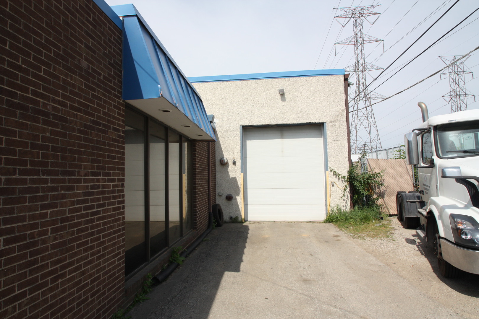 814 S Westwood Avenue, Addison, IL 60101