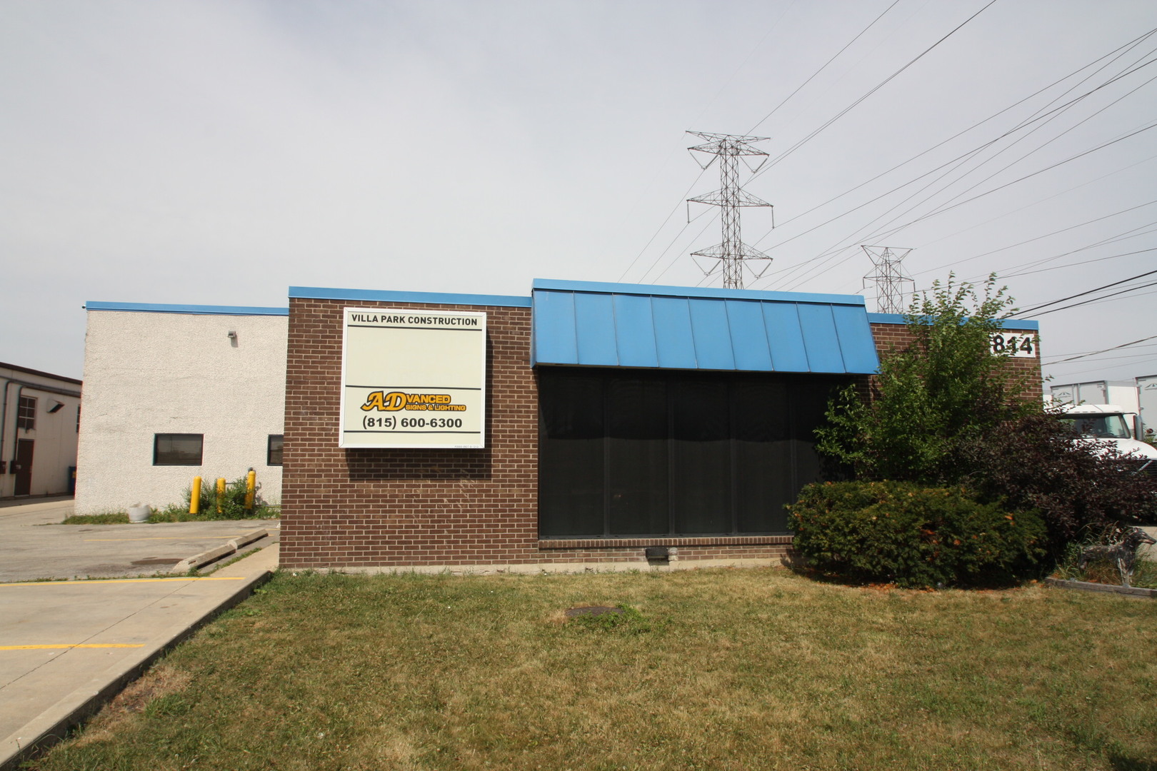 814 S Westwood Avenue, Addison, IL 60101