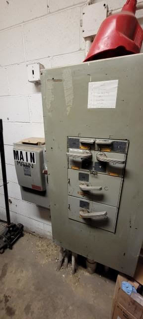 814 S Westwood Avenue, Addison, IL 60101