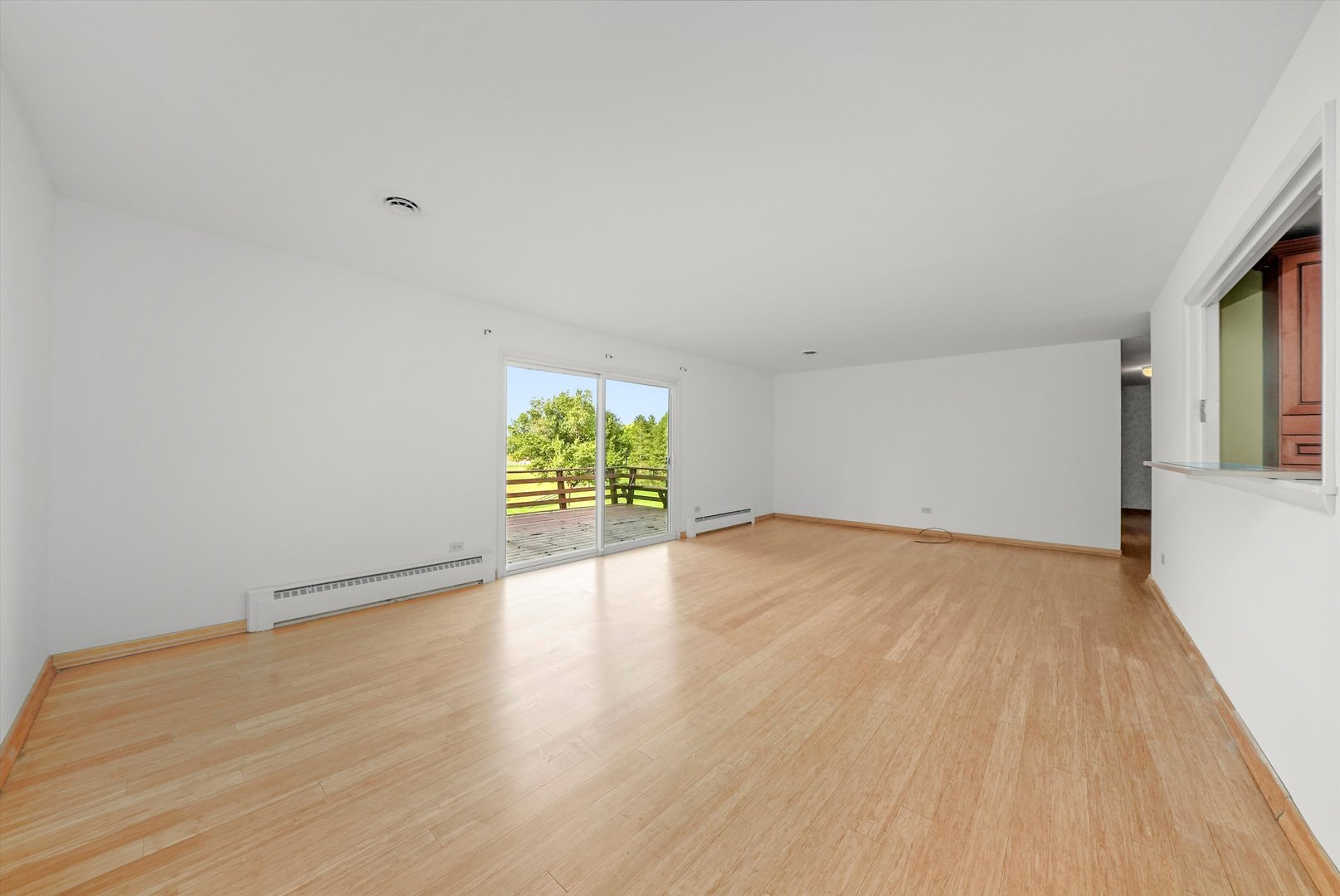 1406 W Lincoln Road, McHenry, IL 60051