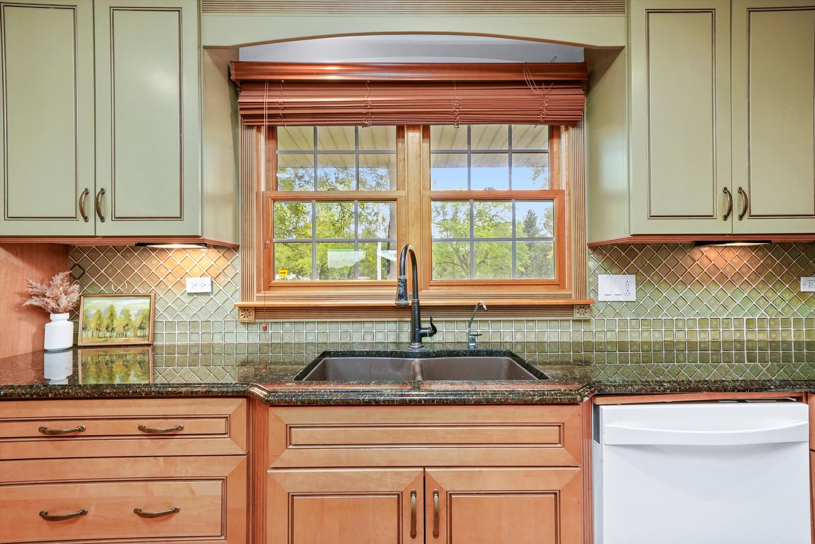 1406 W Lincoln Road, McHenry, IL 60051