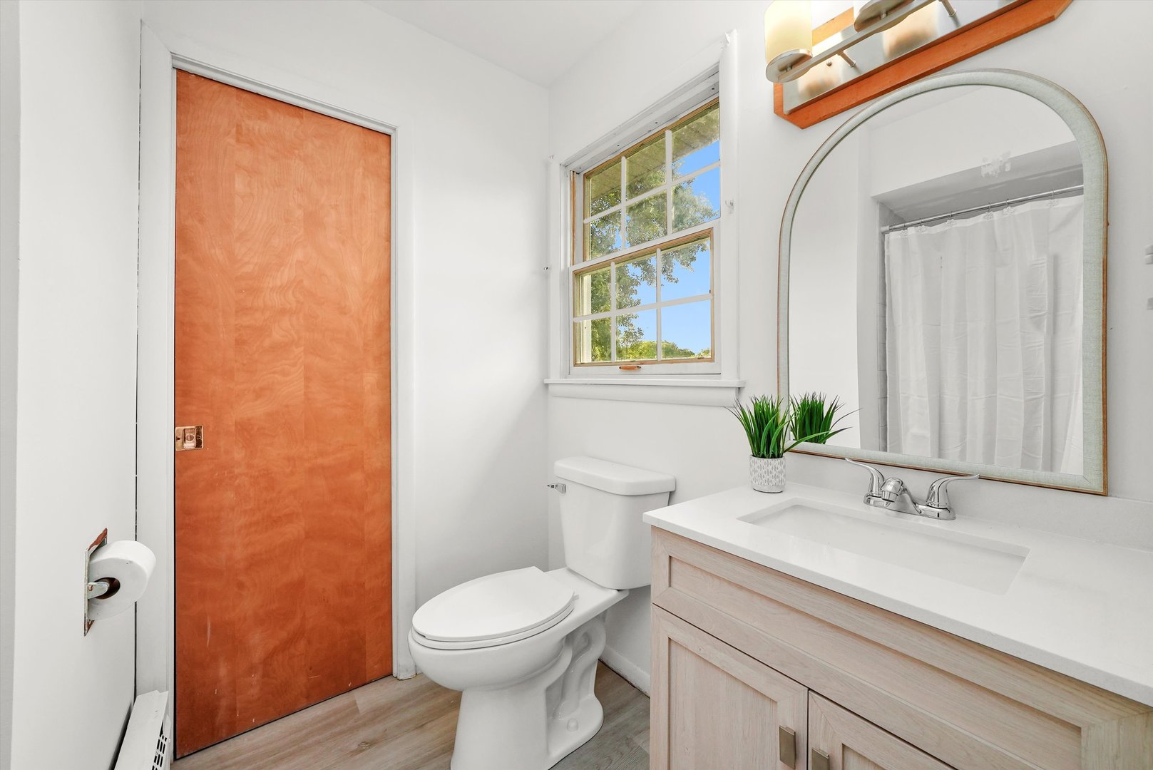 1406 W Lincoln Road, McHenry, IL 60051