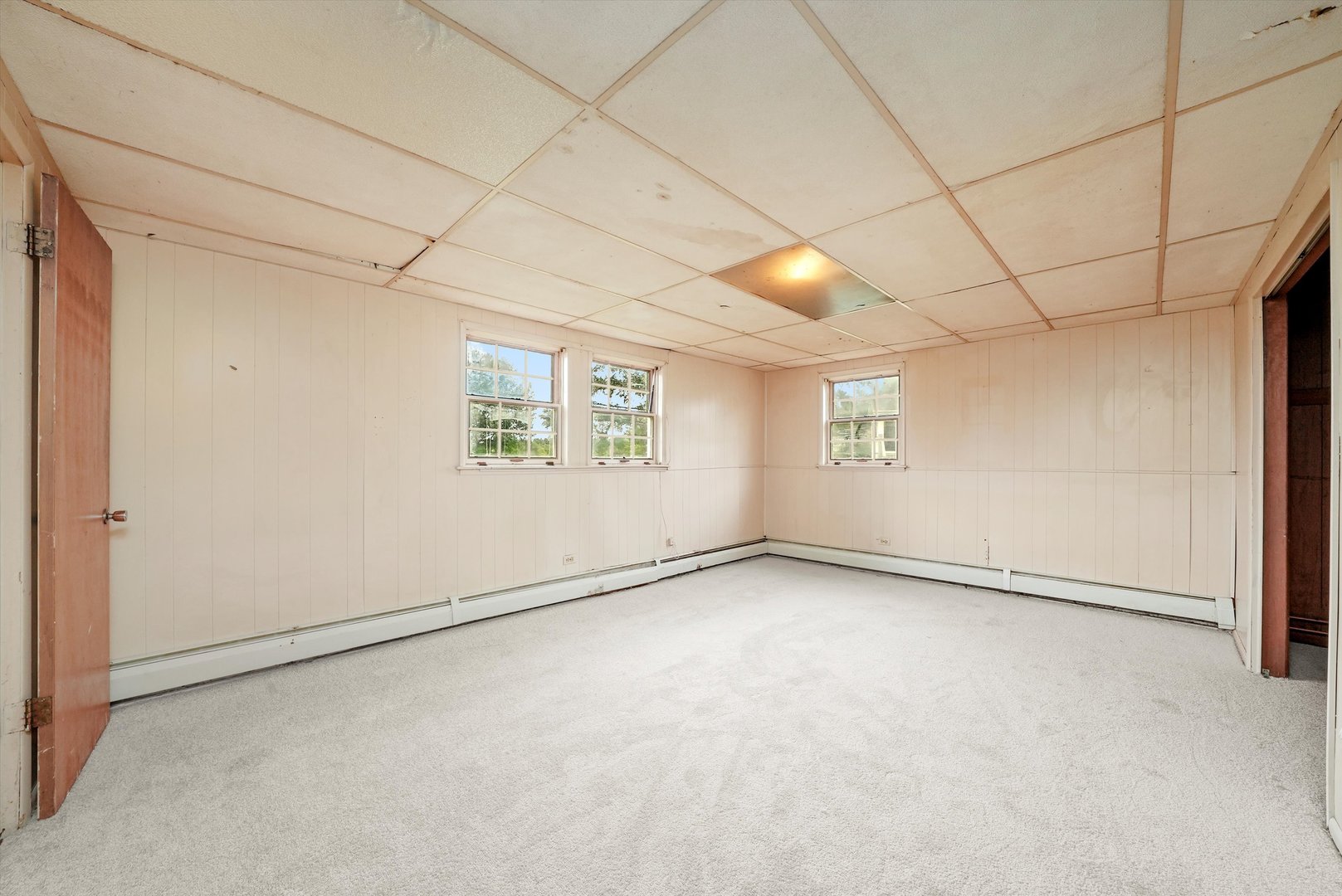 1406 W Lincoln Road, McHenry, IL 60051