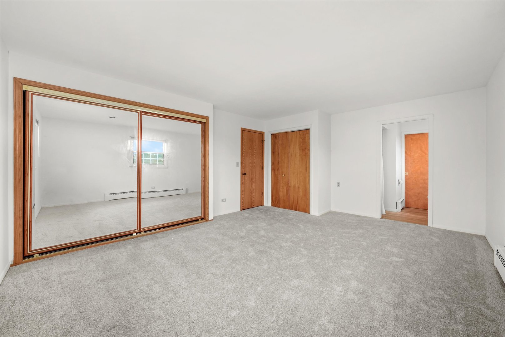 1406 W Lincoln Road, McHenry, IL 60051