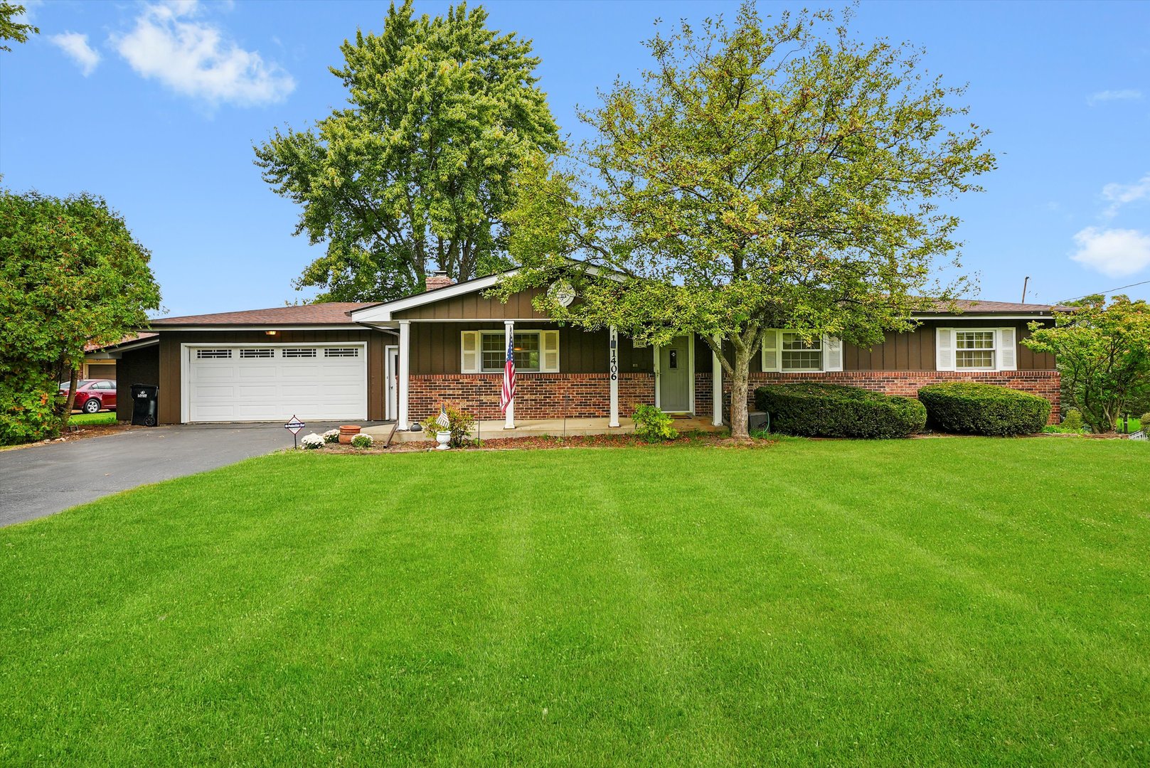 1406 W Lincoln Road, McHenry, IL 60051
