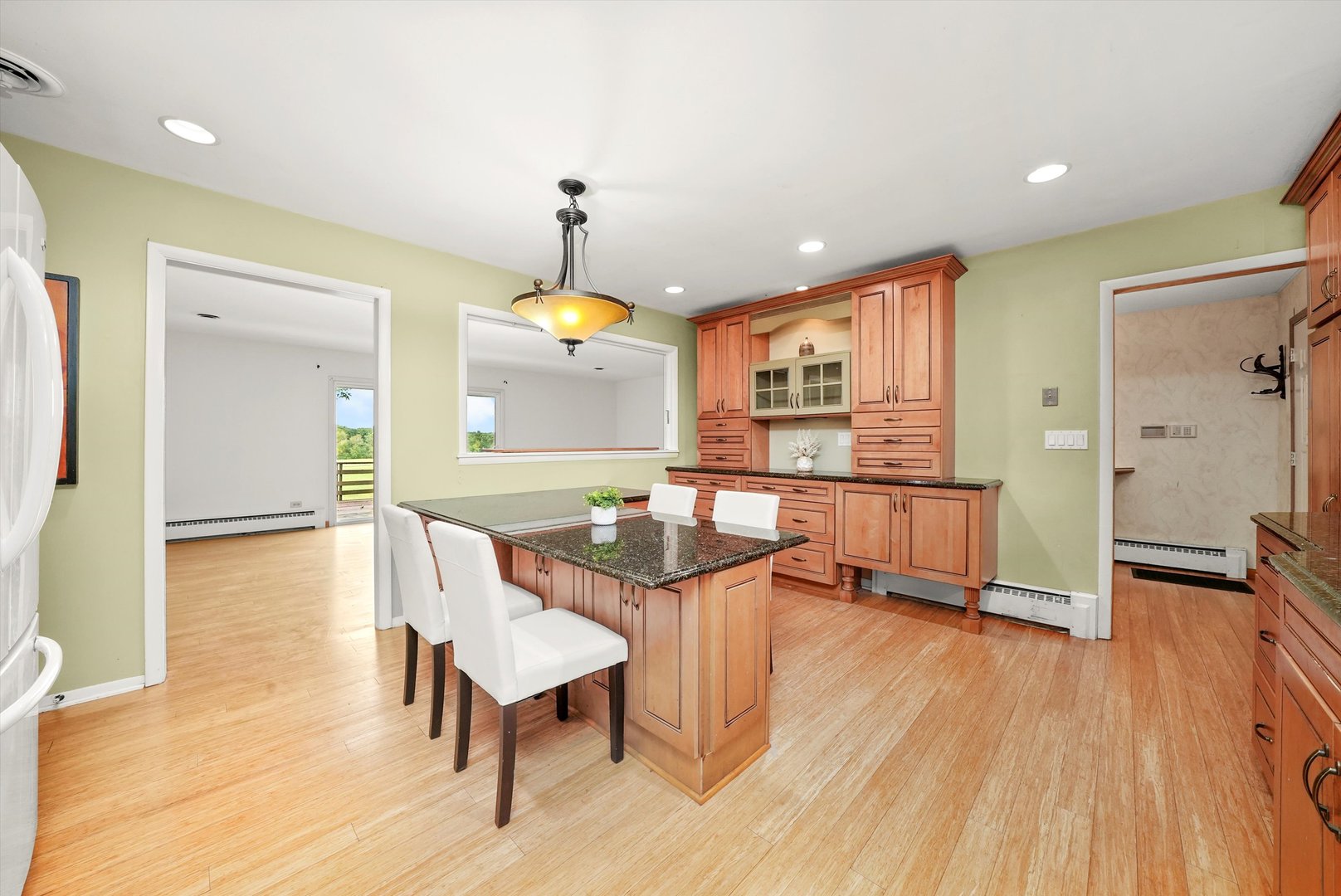 1406 W Lincoln Road, McHenry, IL 60051