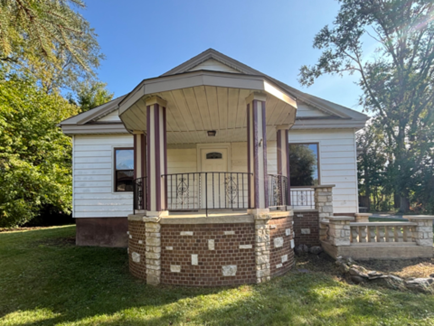 329 Grove Avenue, Wood Dale, IL 60191