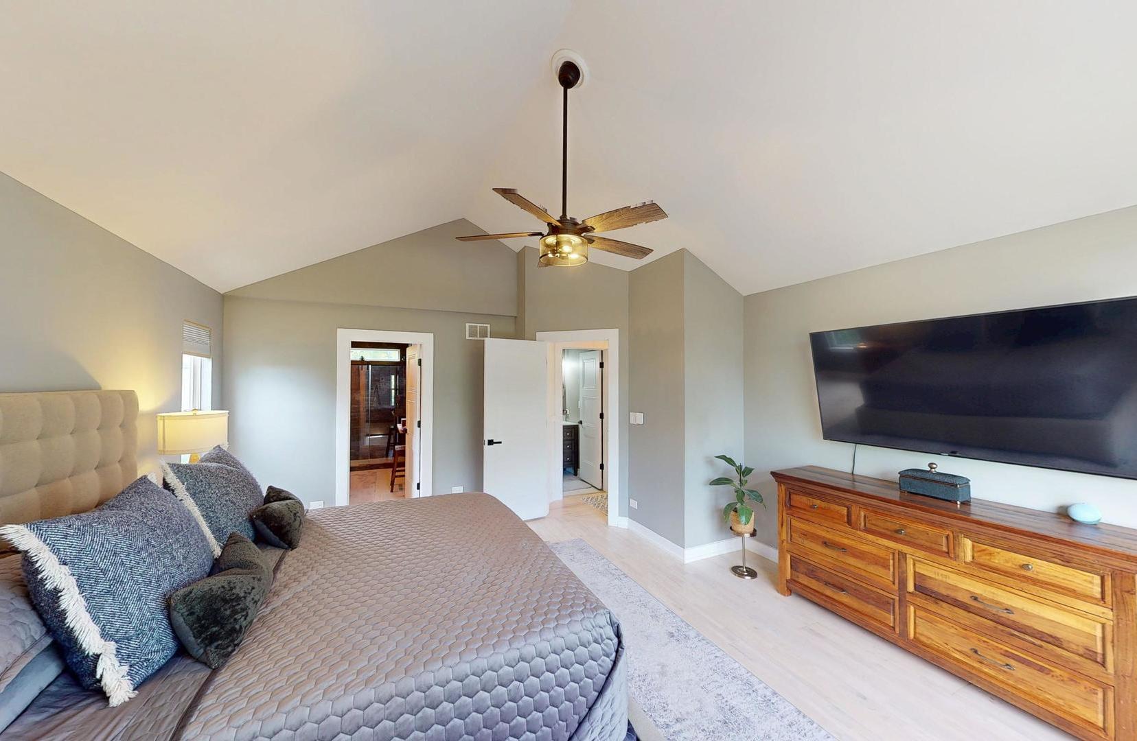 2207 Periwinkle Lane, Naperville, IL 60540