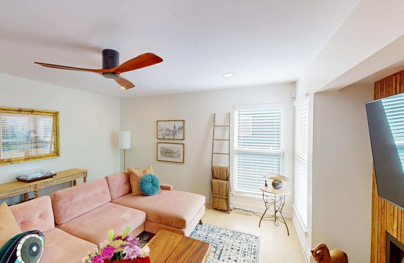 2207 Periwinkle Lane, Naperville, IL 60540