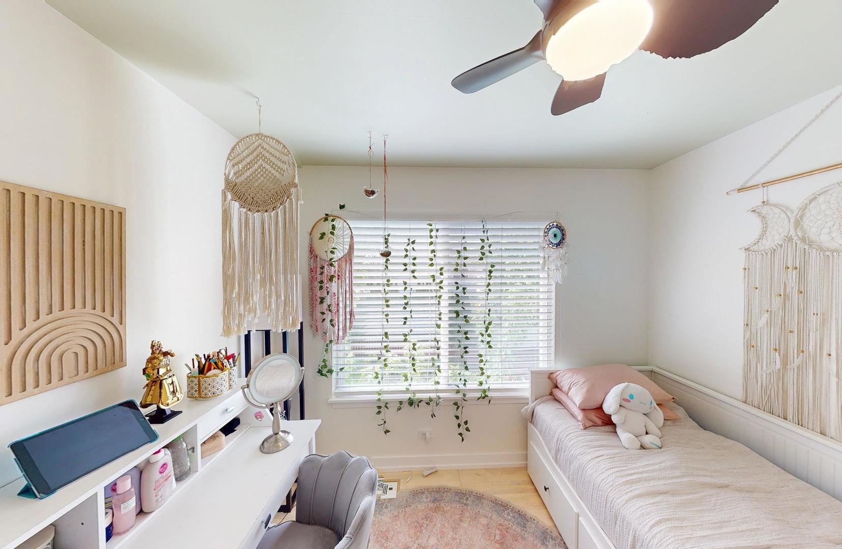 2207 Periwinkle Lane, Naperville, IL 60540