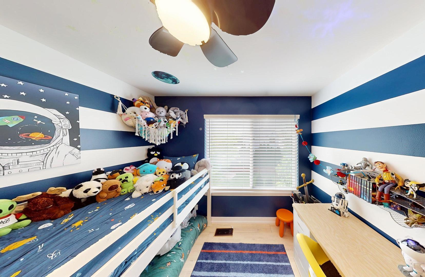 2207 Periwinkle Lane, Naperville, IL 60540