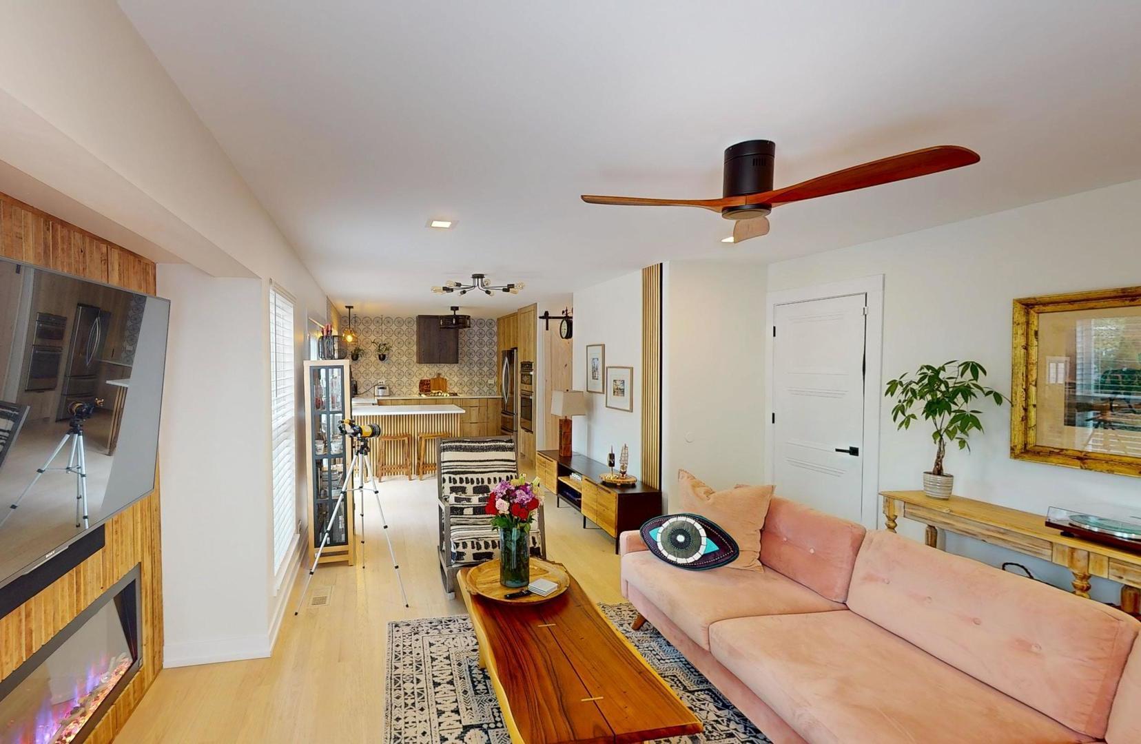 2207 Periwinkle Lane, Naperville, IL 60540