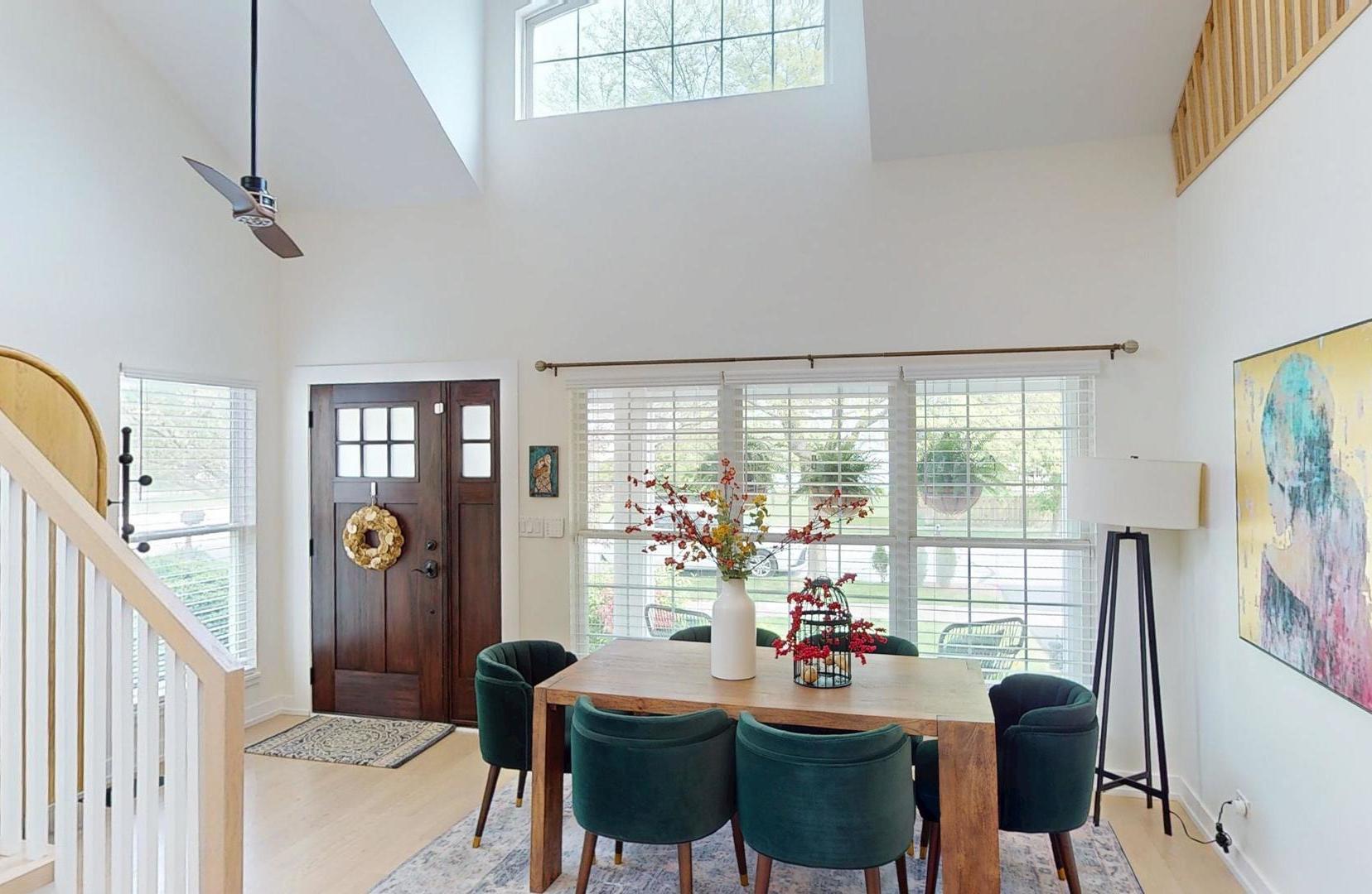 2207 Periwinkle Lane, Naperville, IL 60540