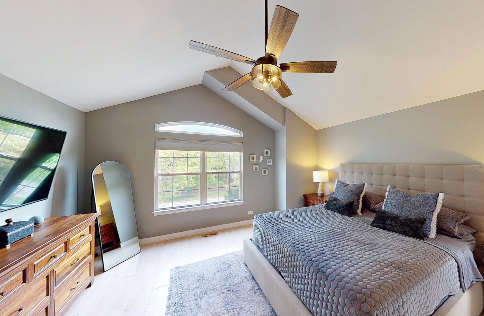 2207 Periwinkle Lane, Naperville, IL 60540