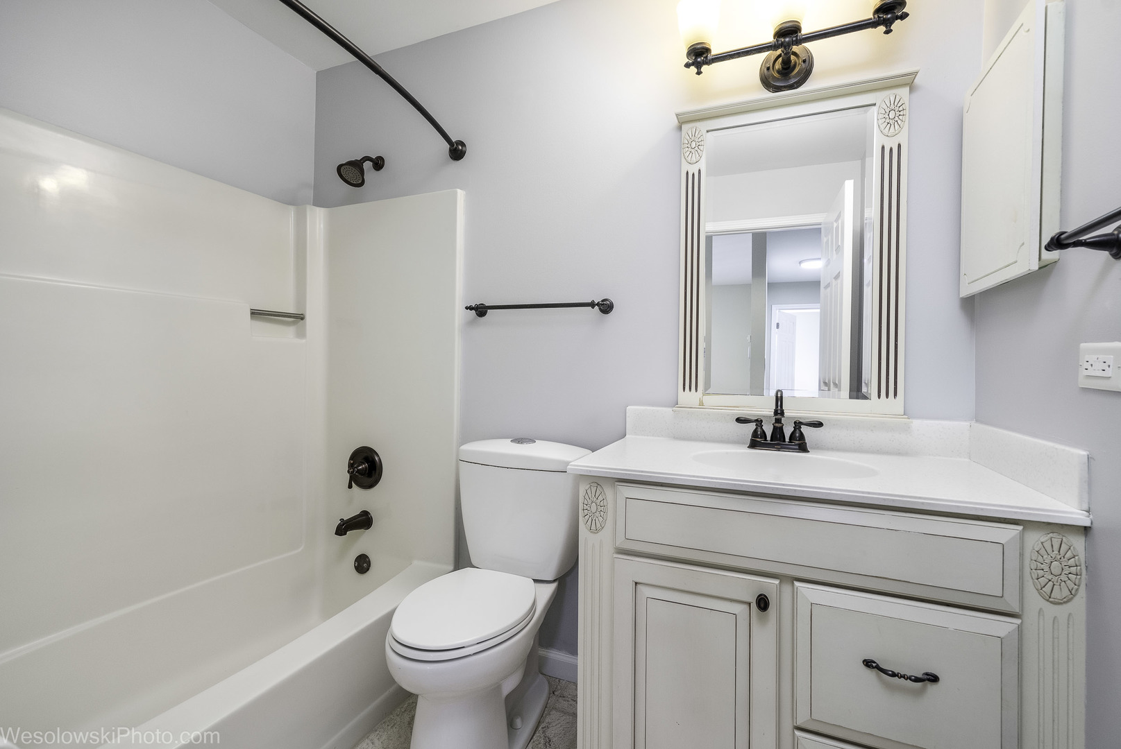 124 Midway Lane, Vernon Hills, IL 60061