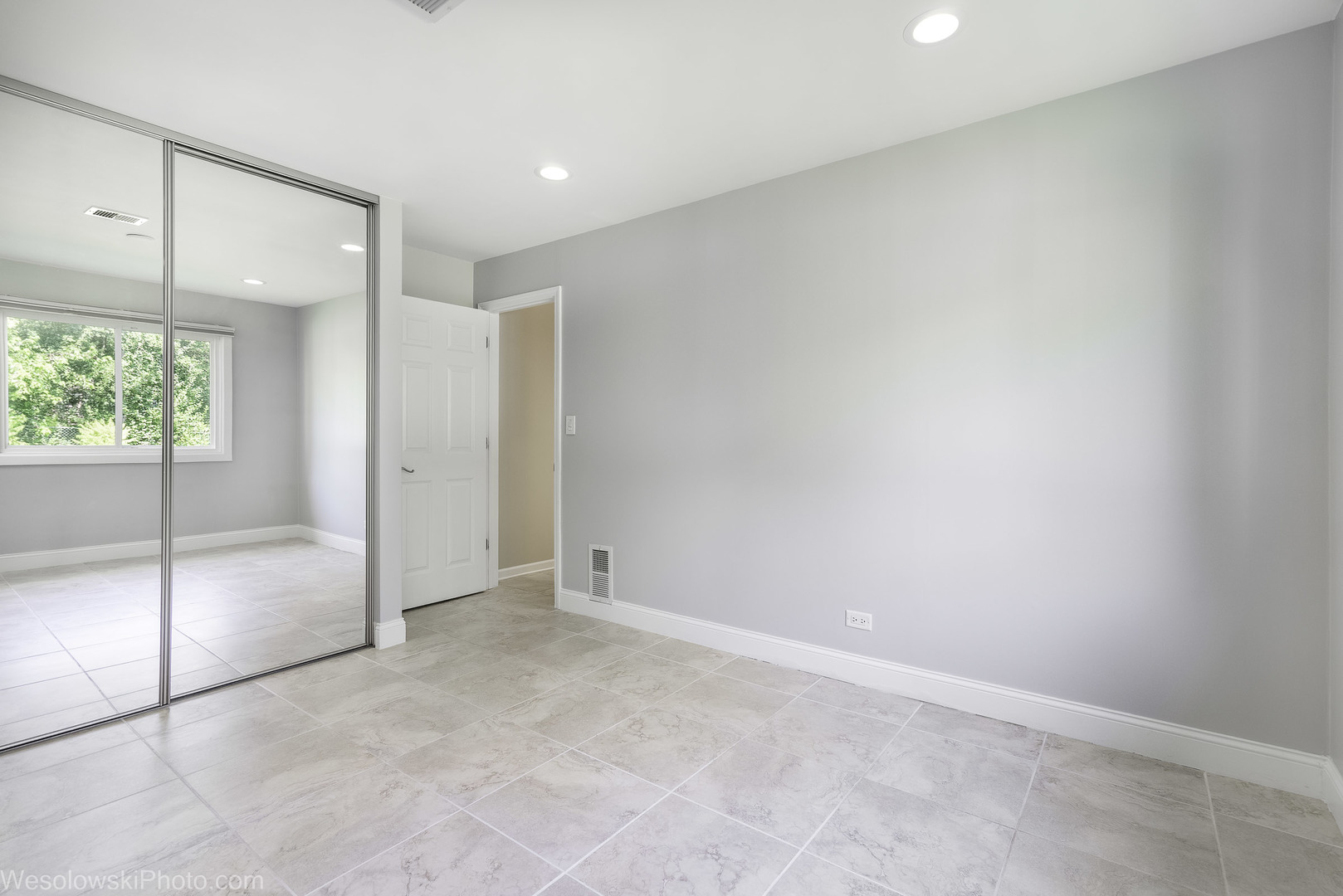 124 Midway Lane, Vernon Hills, IL 60061