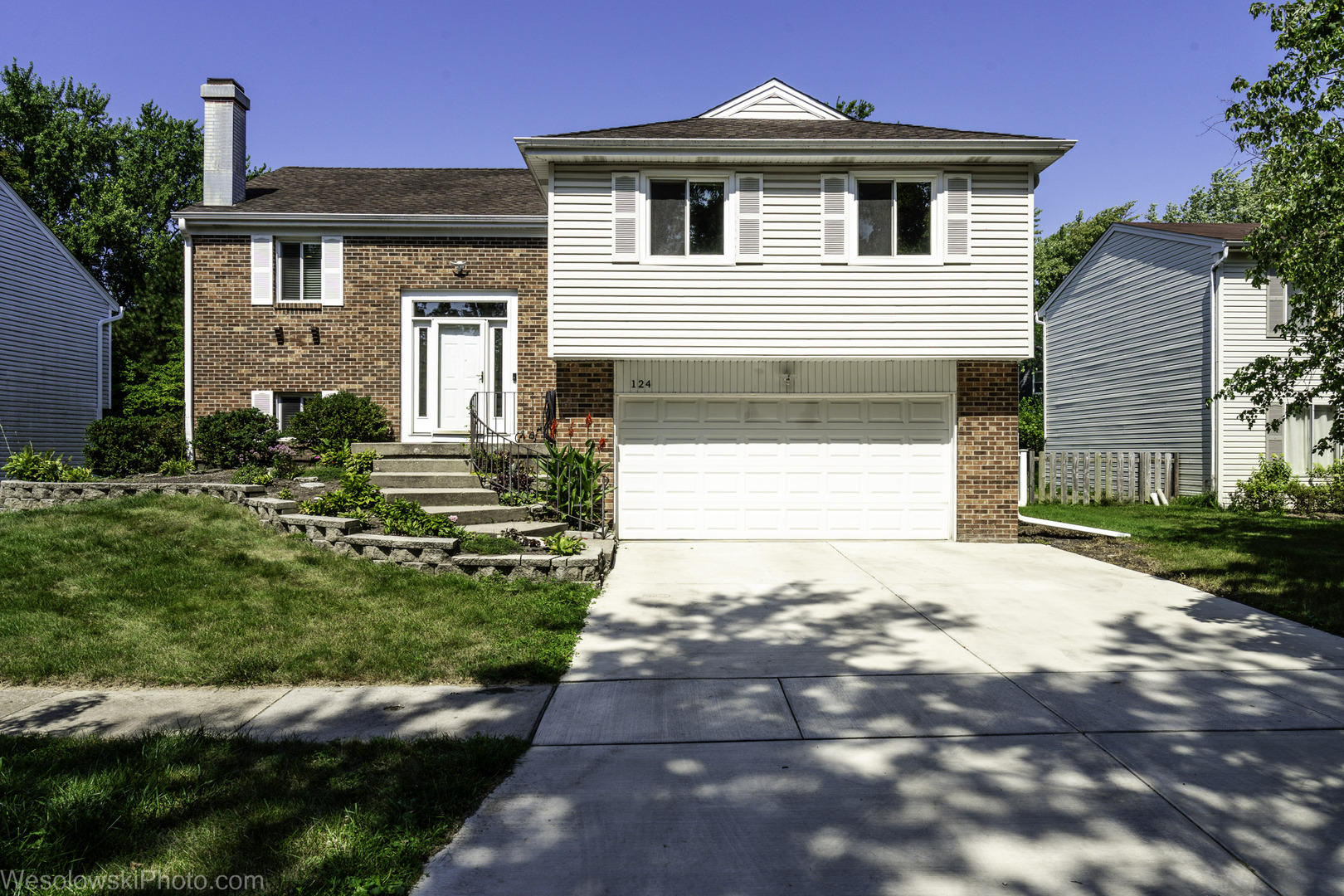 124 Midway Lane, Vernon Hills, IL 60061