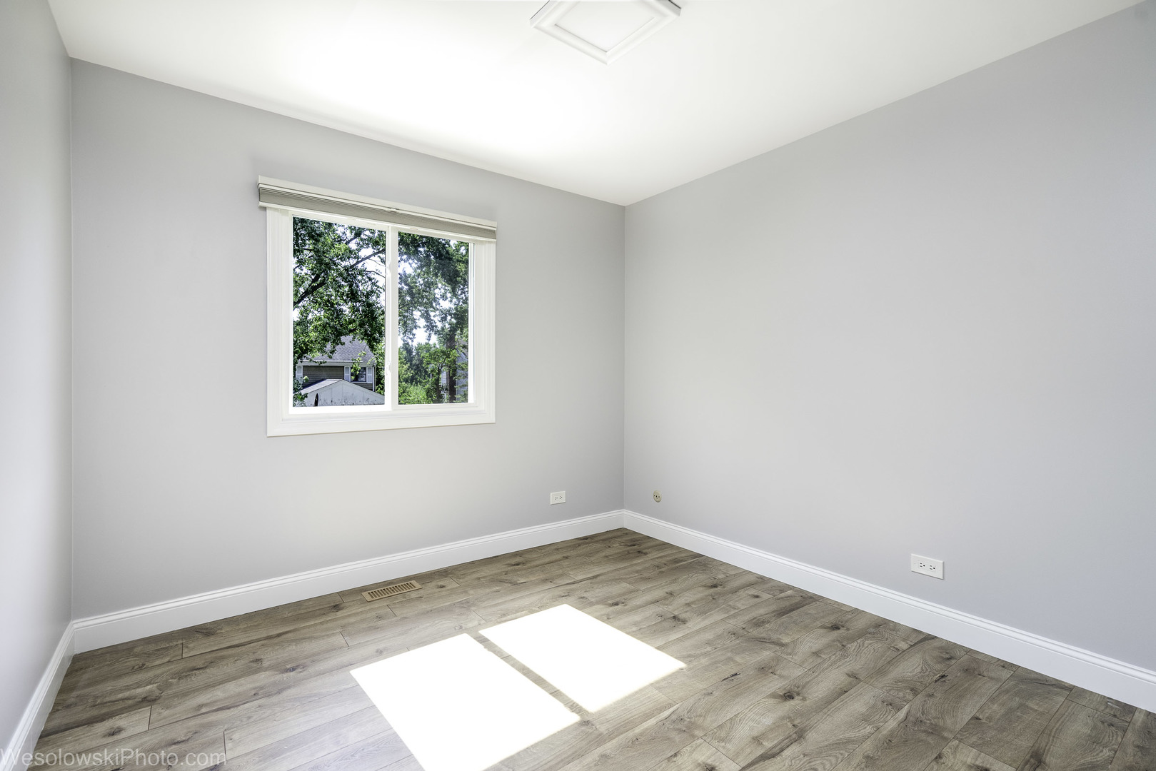 124 Midway Lane, Vernon Hills, IL 60061