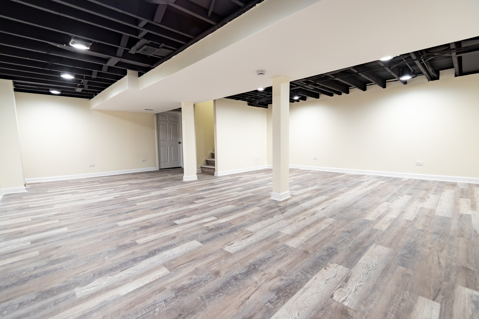 600 N Irving Avenue, Hillside, IL 60162