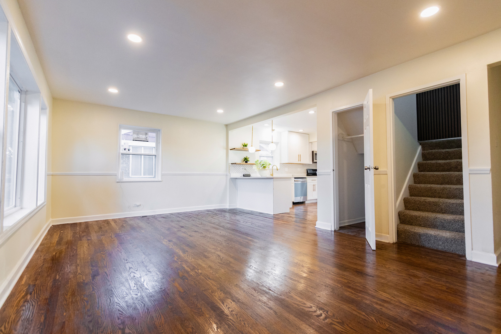 600 N Irving Avenue, Hillside, IL 60162