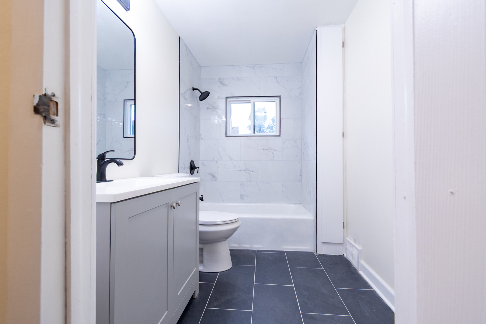 600 N Irving Avenue, Hillside, IL 60162