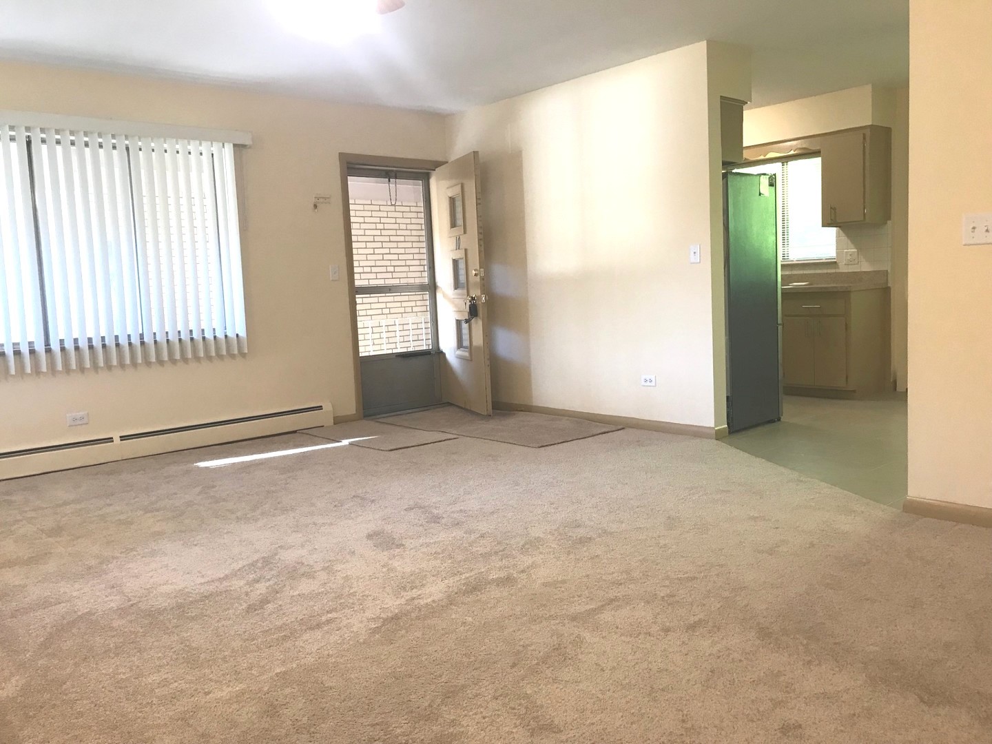 725 BUSSE Highway #10, Park Ridge, IL 60068