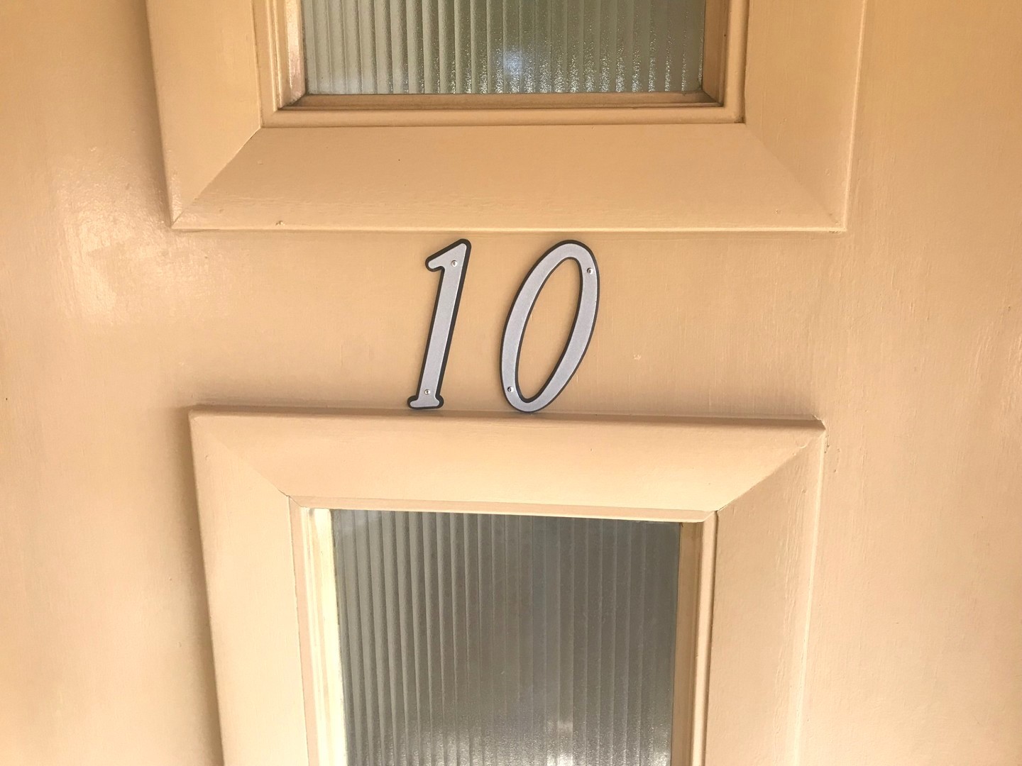 725 BUSSE Highway #10, Park Ridge, IL 60068