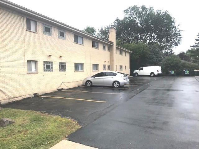 725 BUSSE Highway #10, Park Ridge, IL 60068