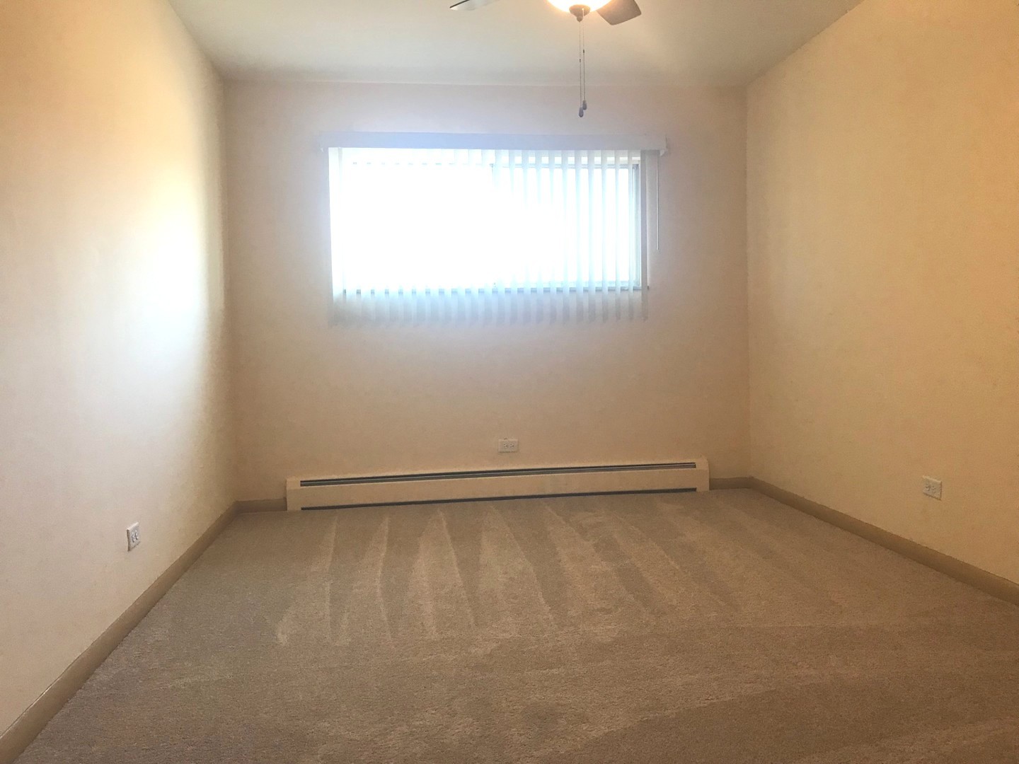 725 BUSSE Highway #10, Park Ridge, IL 60068