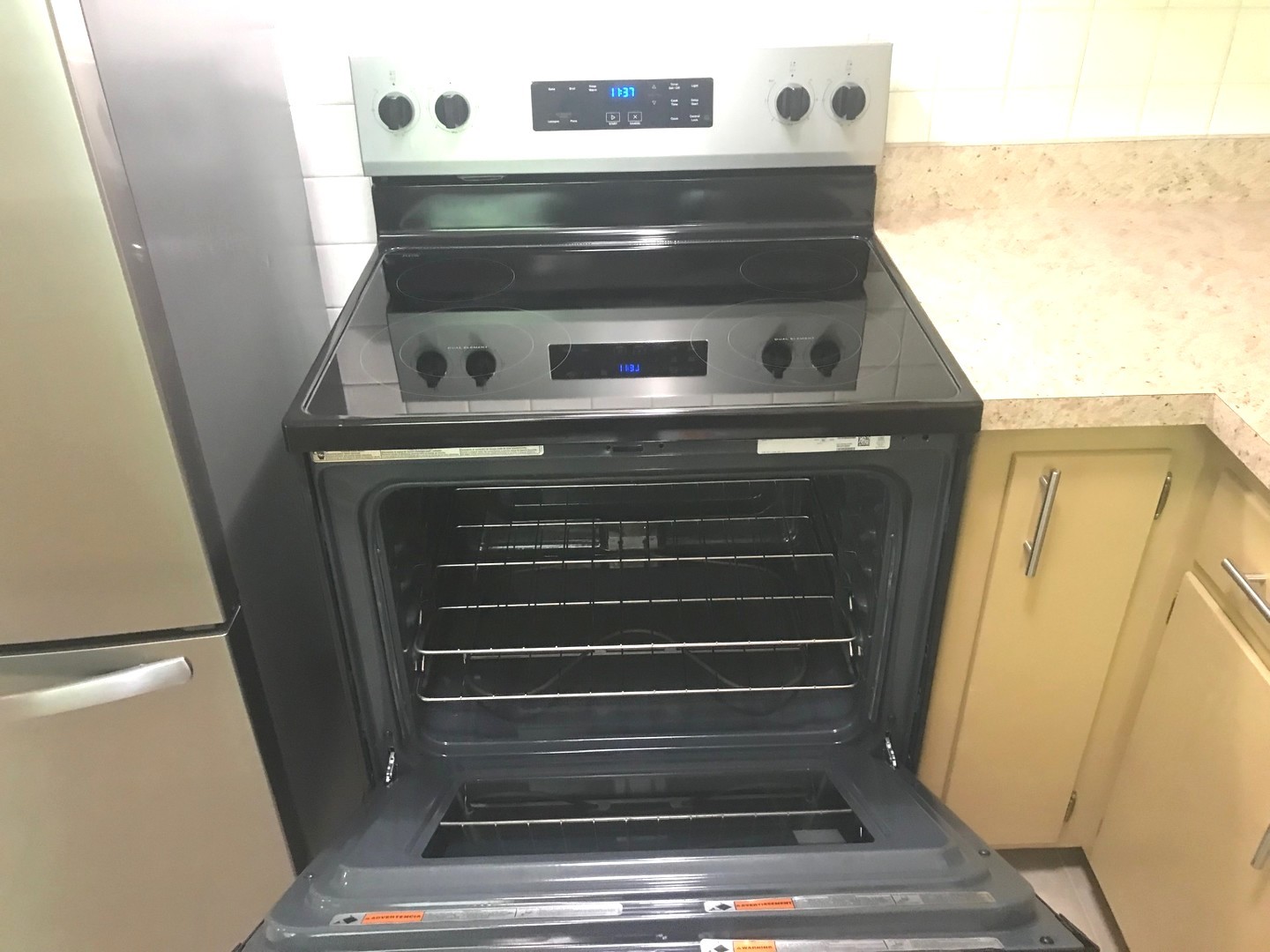 725 BUSSE Highway #10, Park Ridge, IL 60068