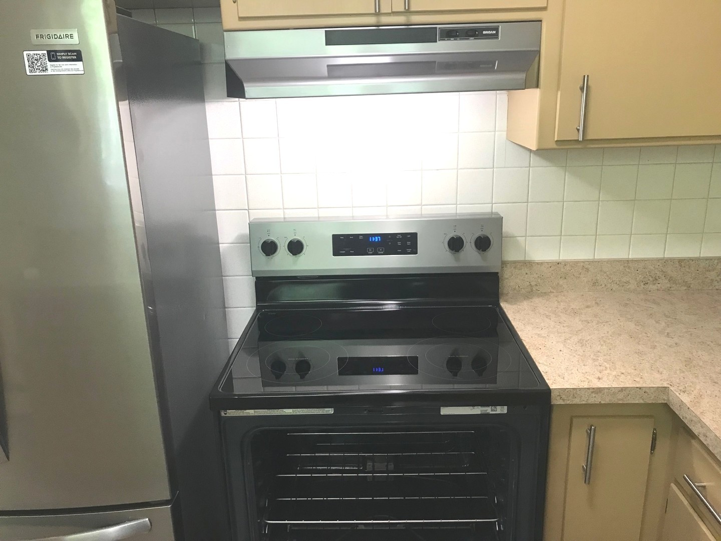 725 BUSSE Highway #10, Park Ridge, IL 60068