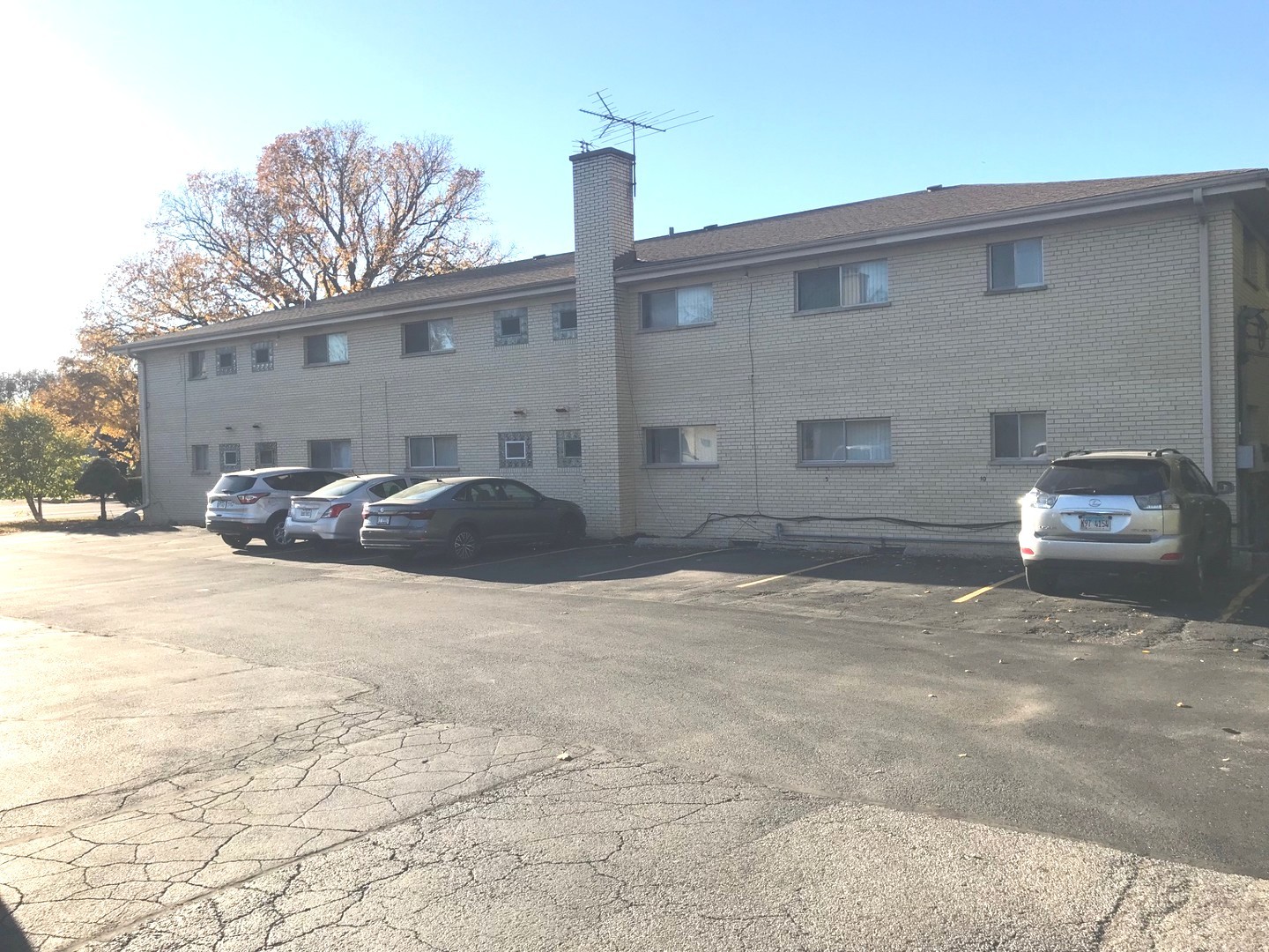 725 BUSSE Highway #10, Park Ridge, IL 60068