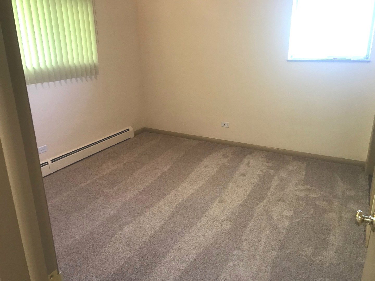 725 BUSSE Highway #10, Park Ridge, IL 60068