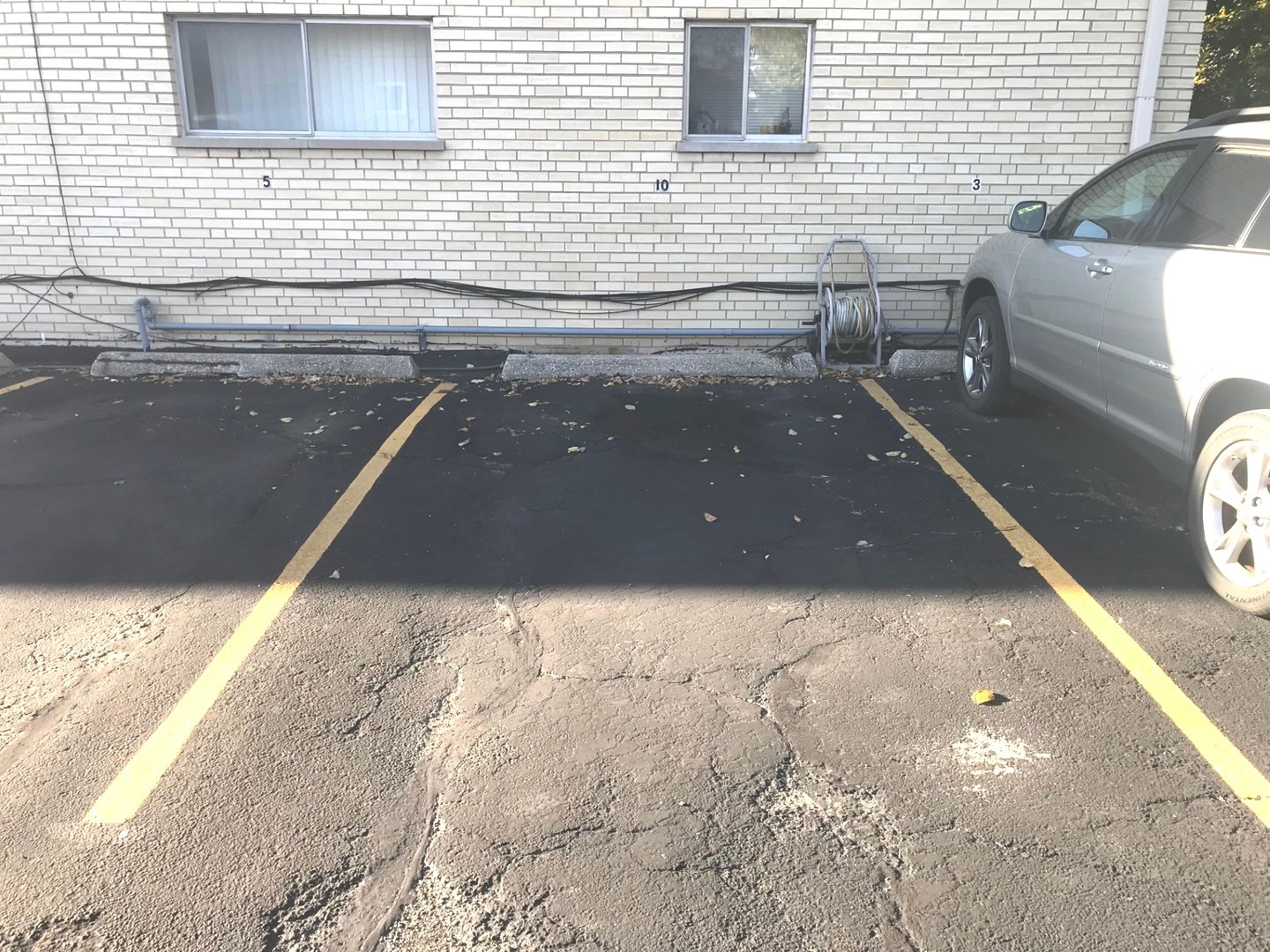 725 BUSSE Highway #10, Park Ridge, IL 60068