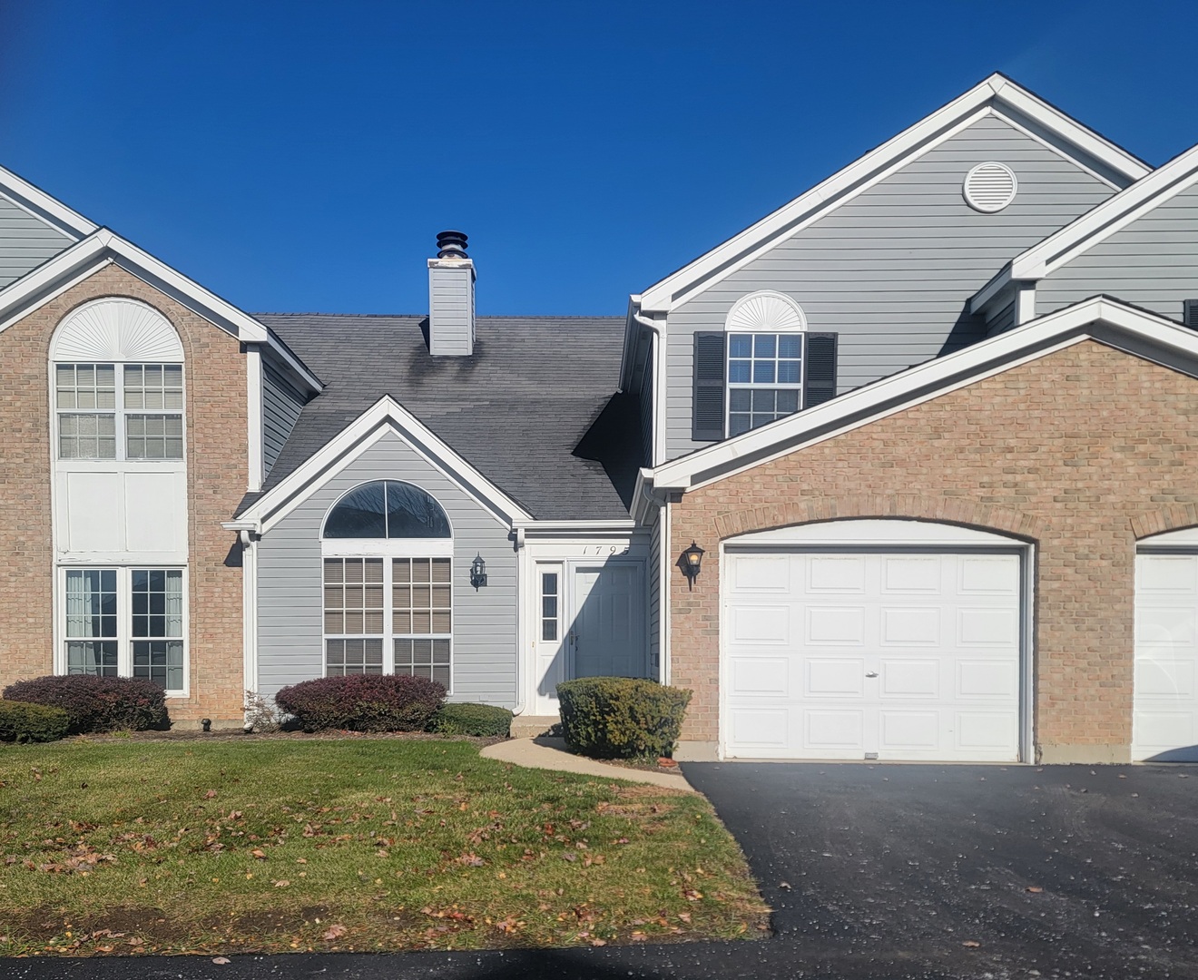 1795 Newport Court, Gurnee, IL 60031