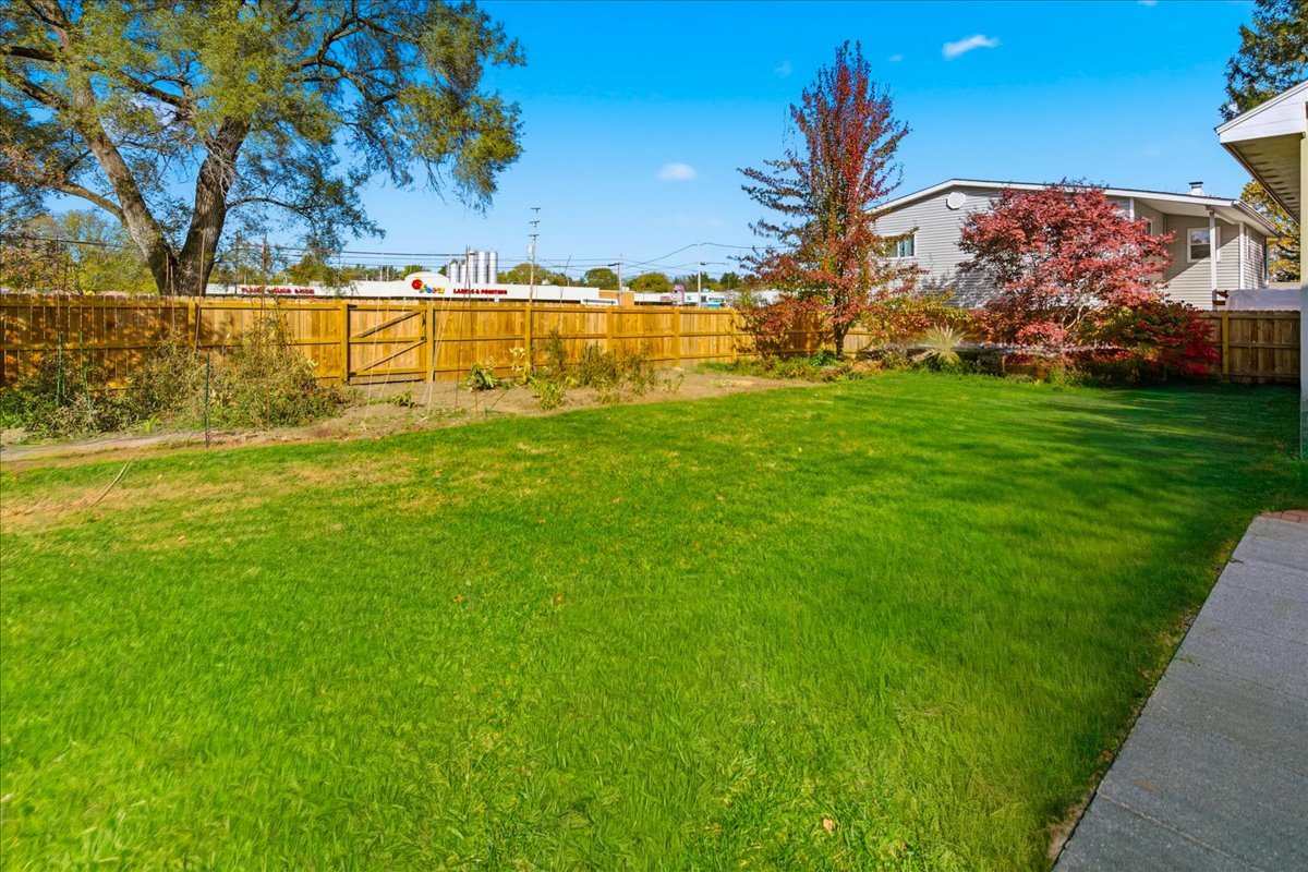 317 E Dearborn Street, Plano, IL 60545