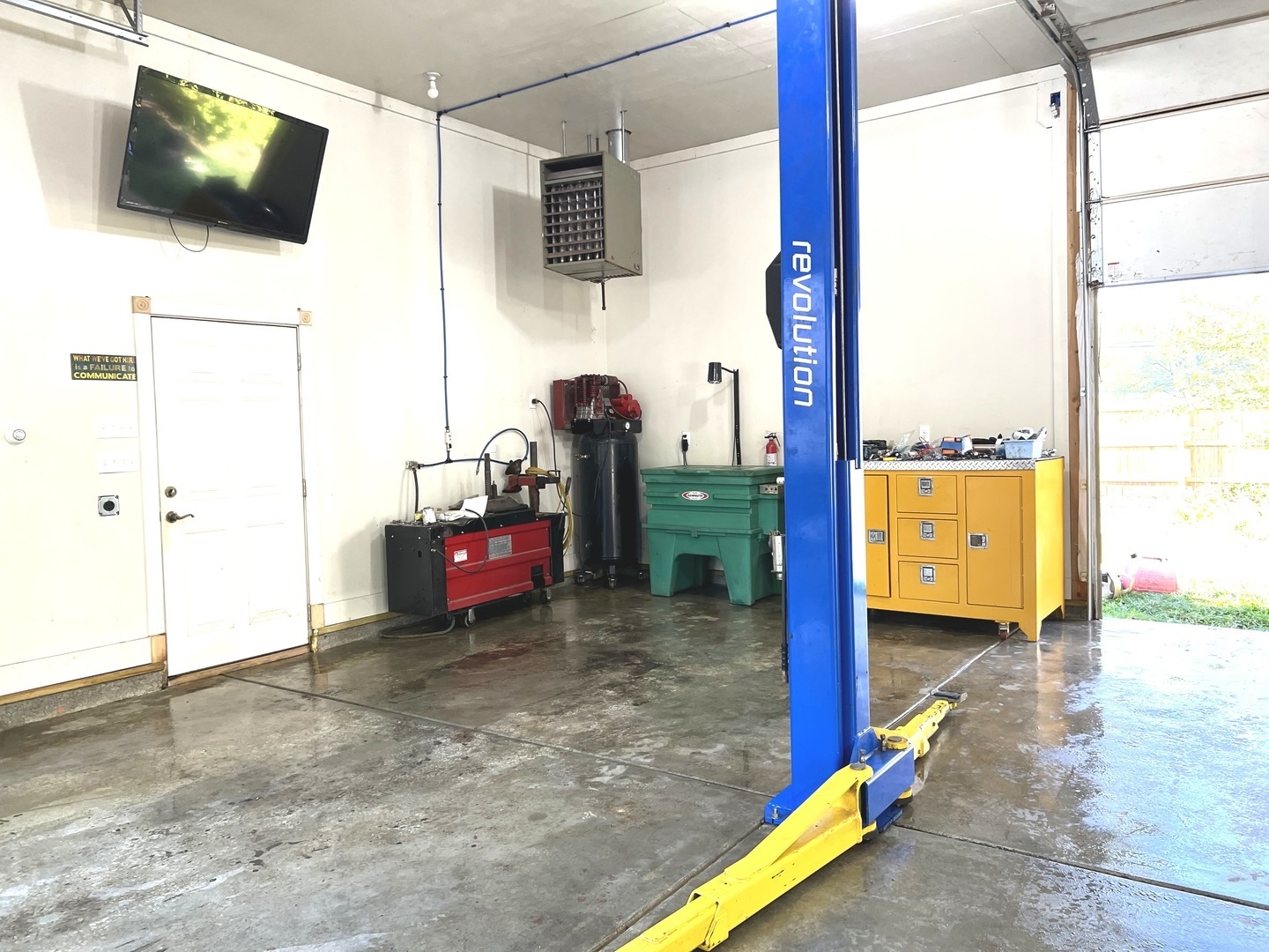 317 E Dearborn Street, Plano, IL 60545